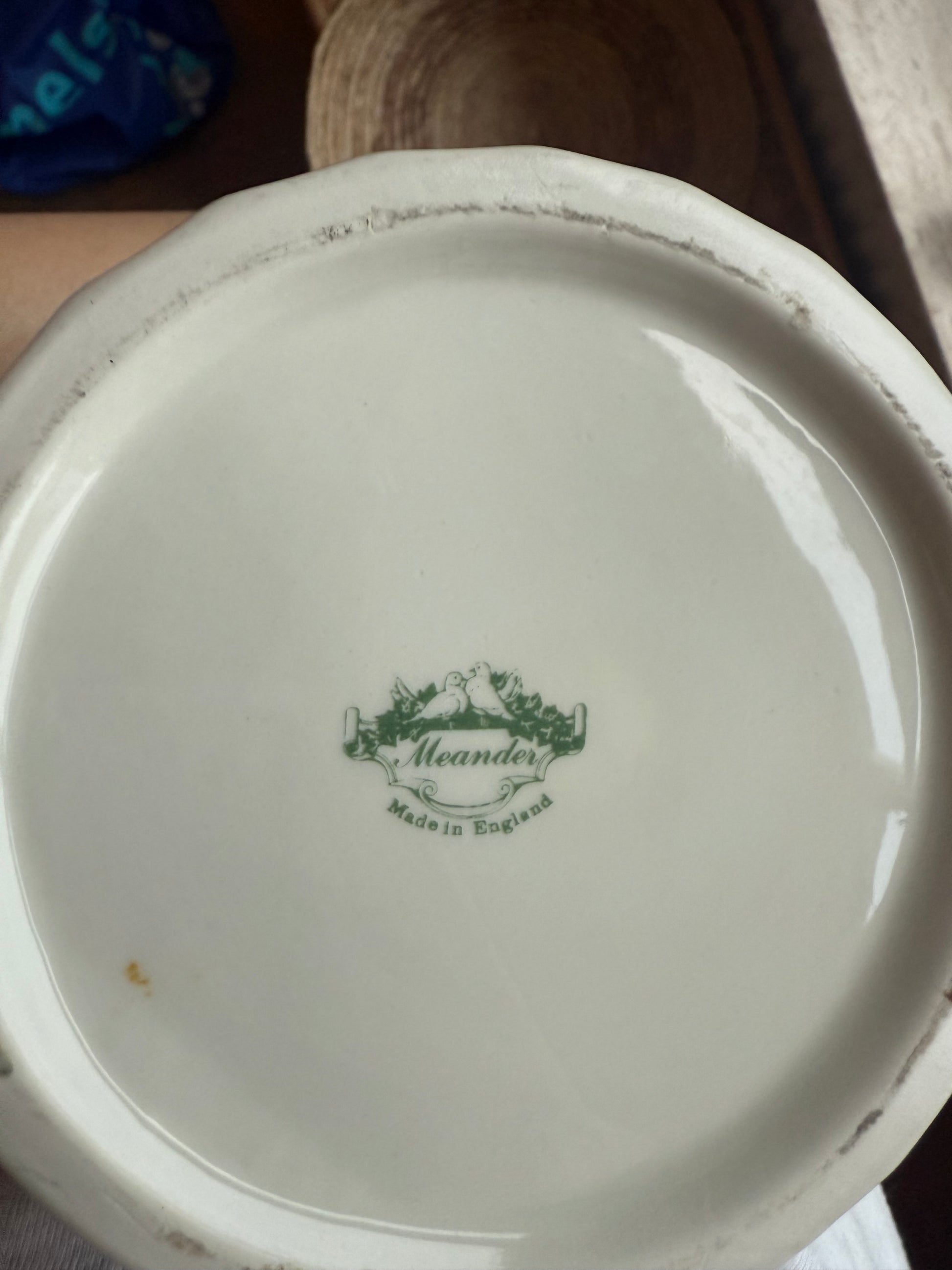 Kan & zeepbakje “meander” made in England.