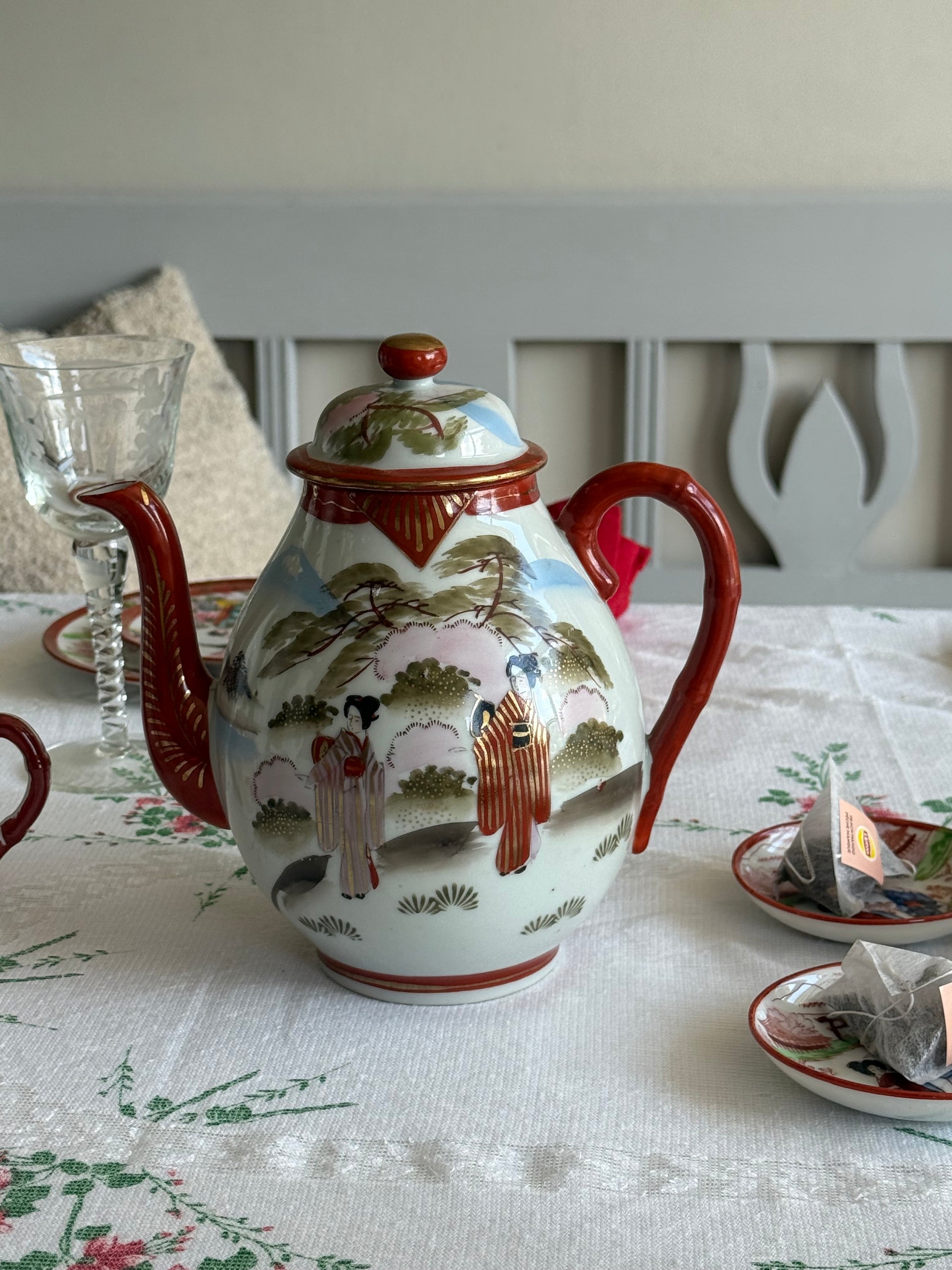 Grote theepot handbeschilderd (Chinees)