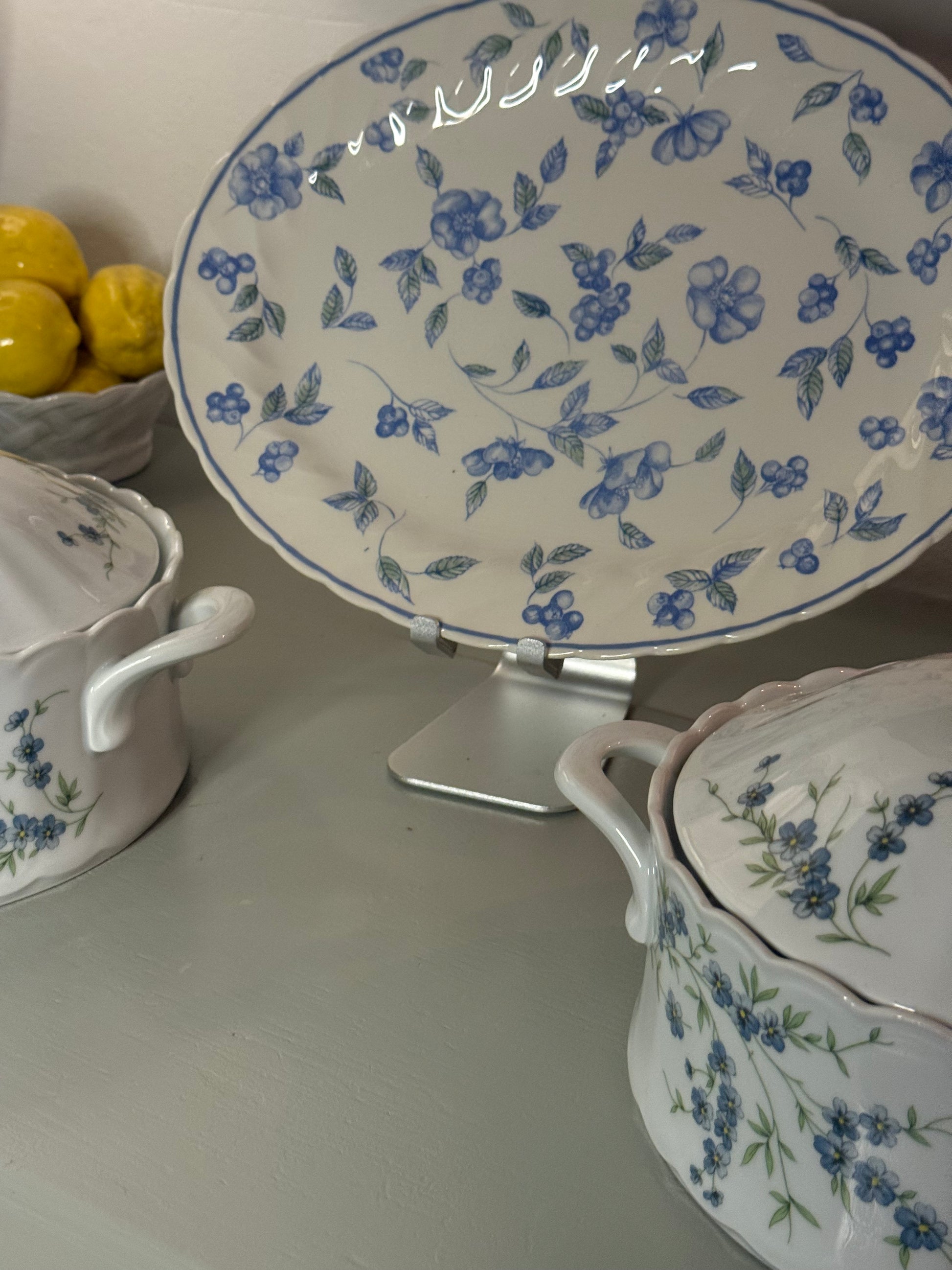 Blauwe bloemen opdek schalen 2st.