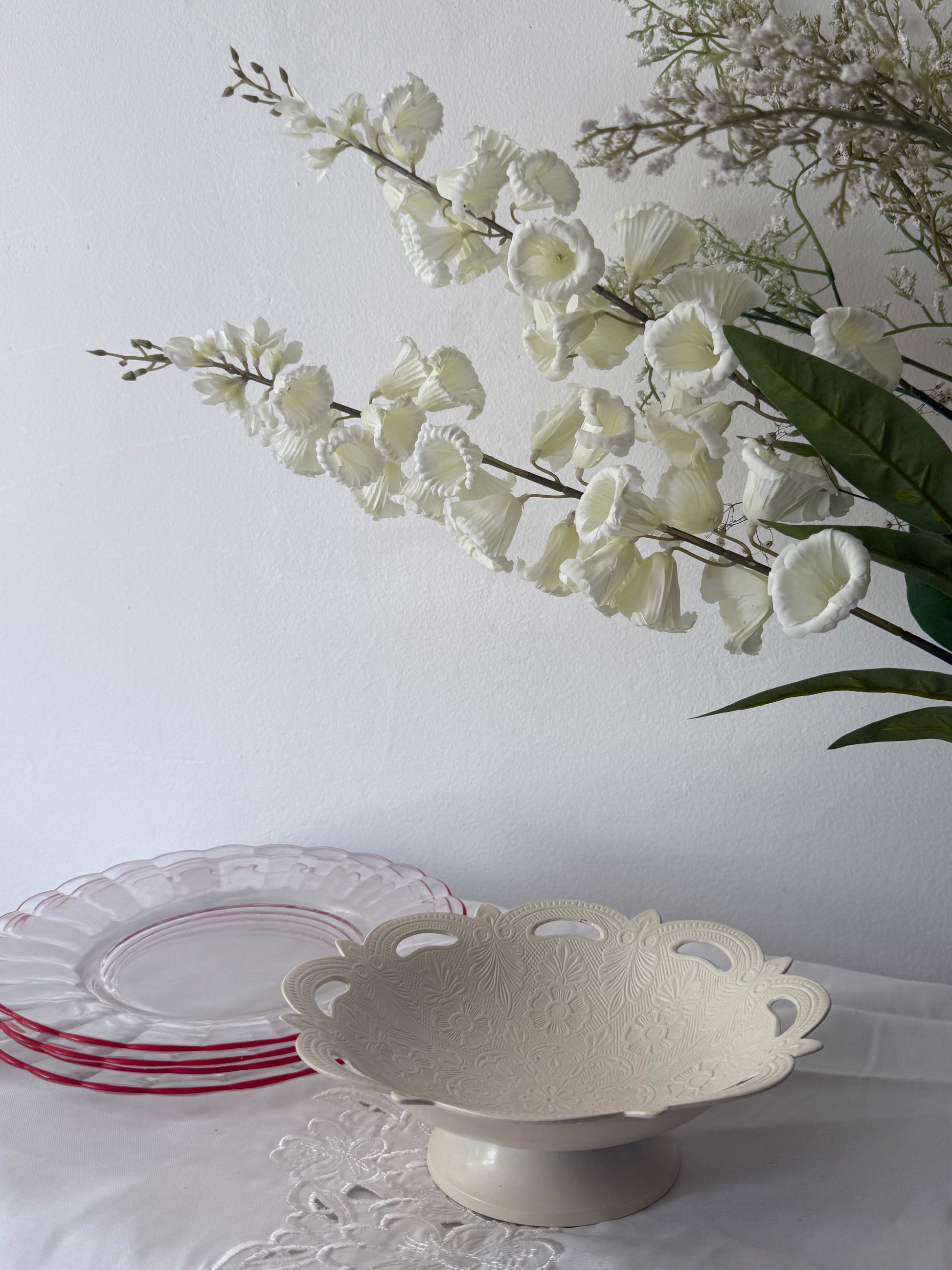 schaaltje wit met werkje