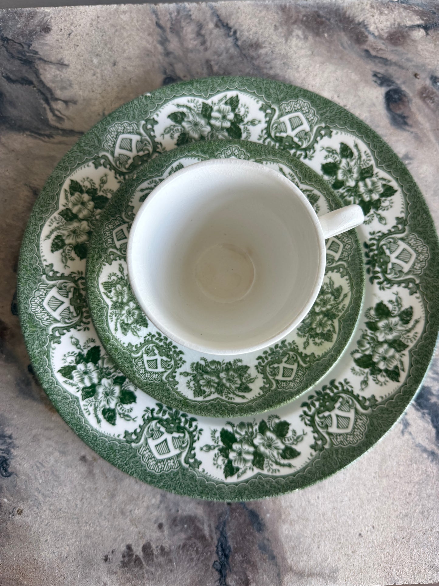kop+schotel Ironstone 'Old inns' England
