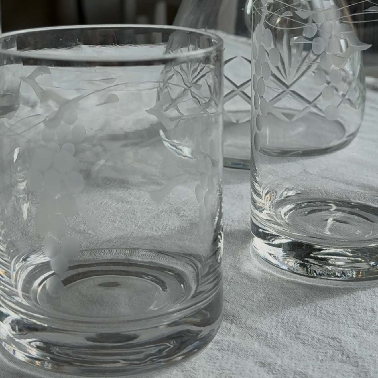 vintage glazen gegraveerde druiven - kleinere (2st)