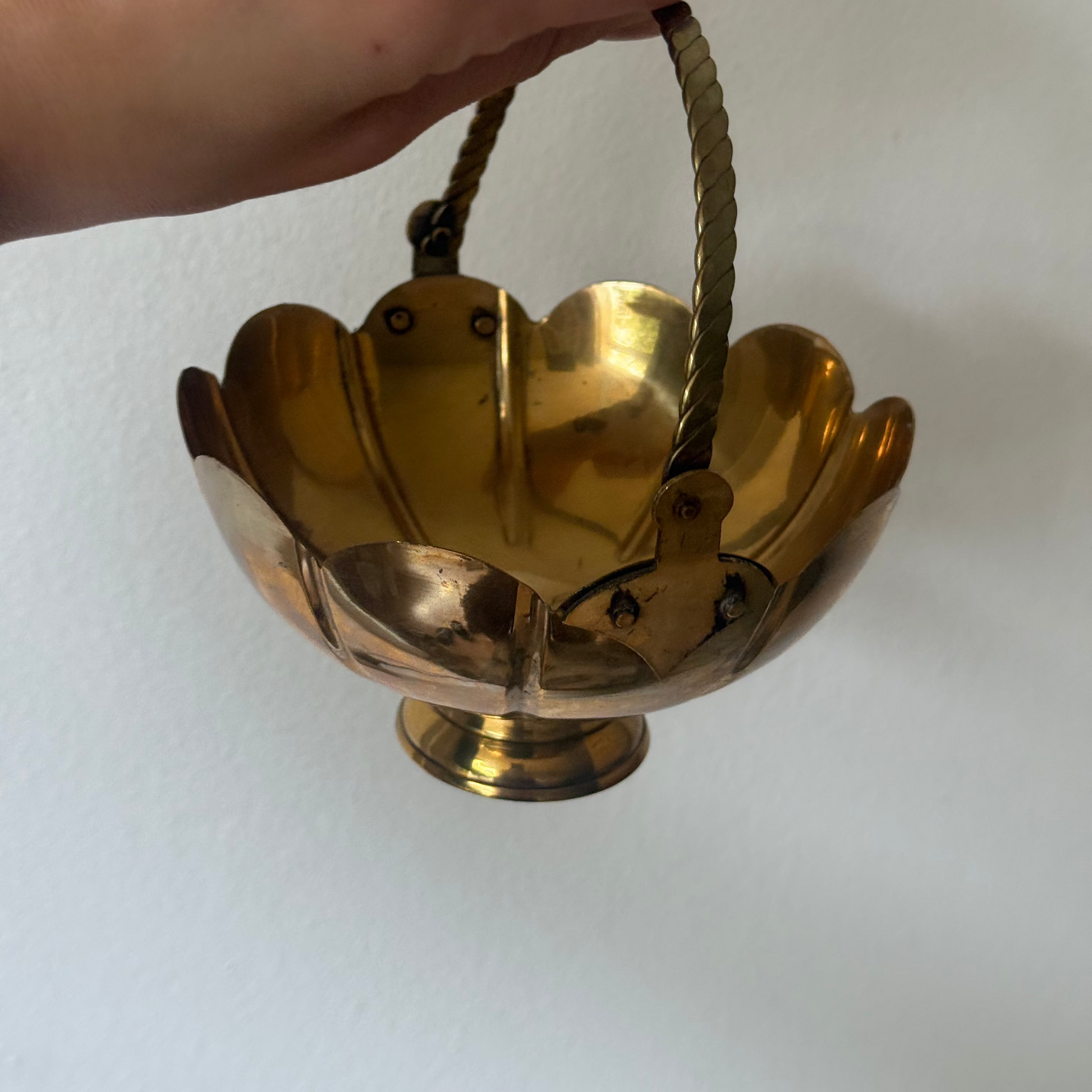 gouden schaaltje met hengsel