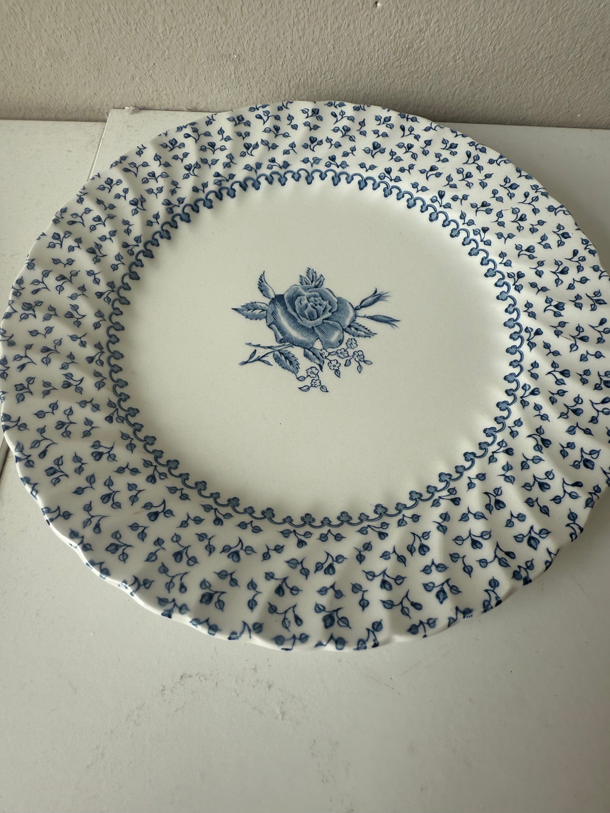 2 borden 'rose bouquet' van Johnson Bros