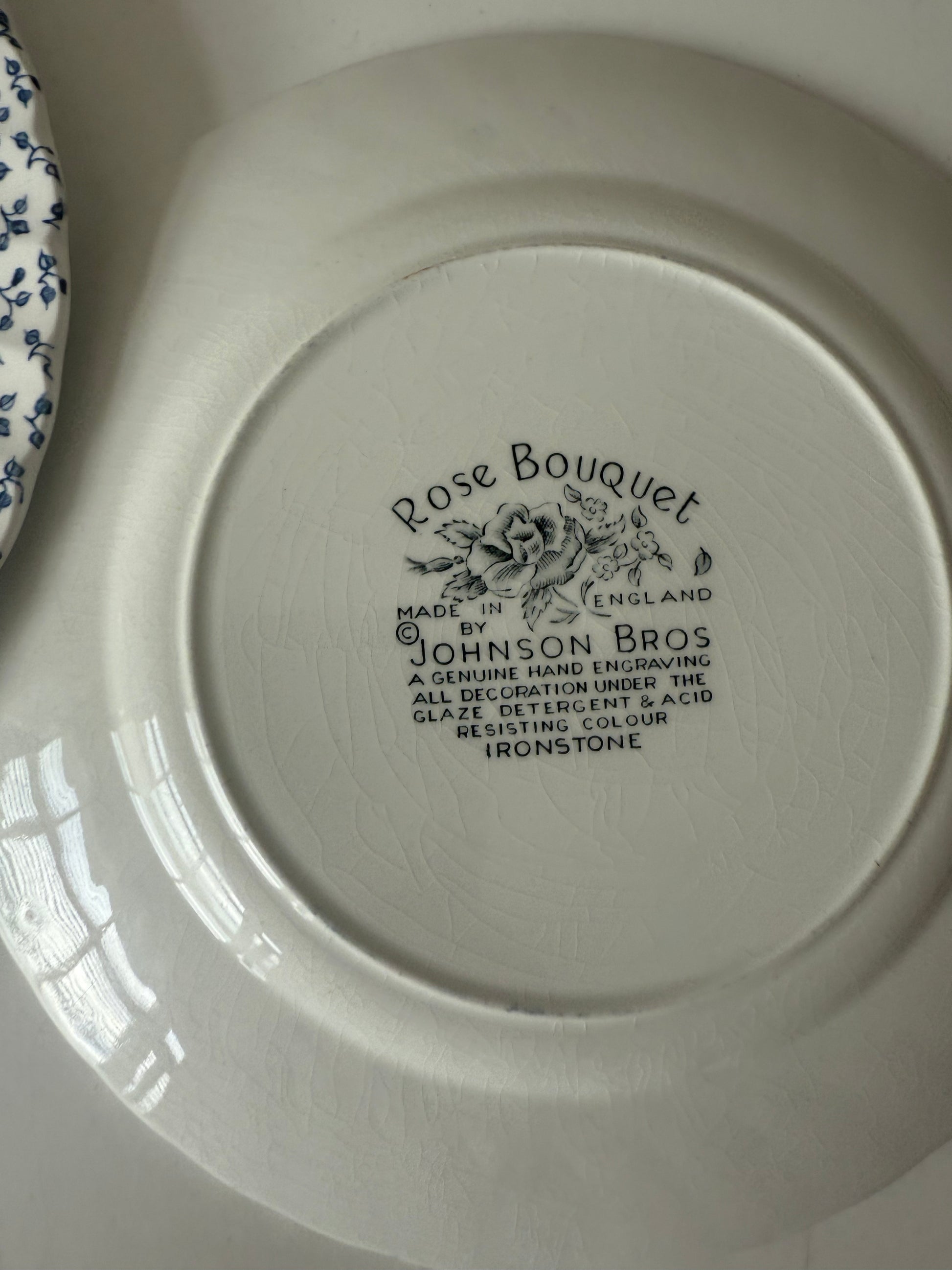 2 borden 'rose bouquet' van Johnson Bros