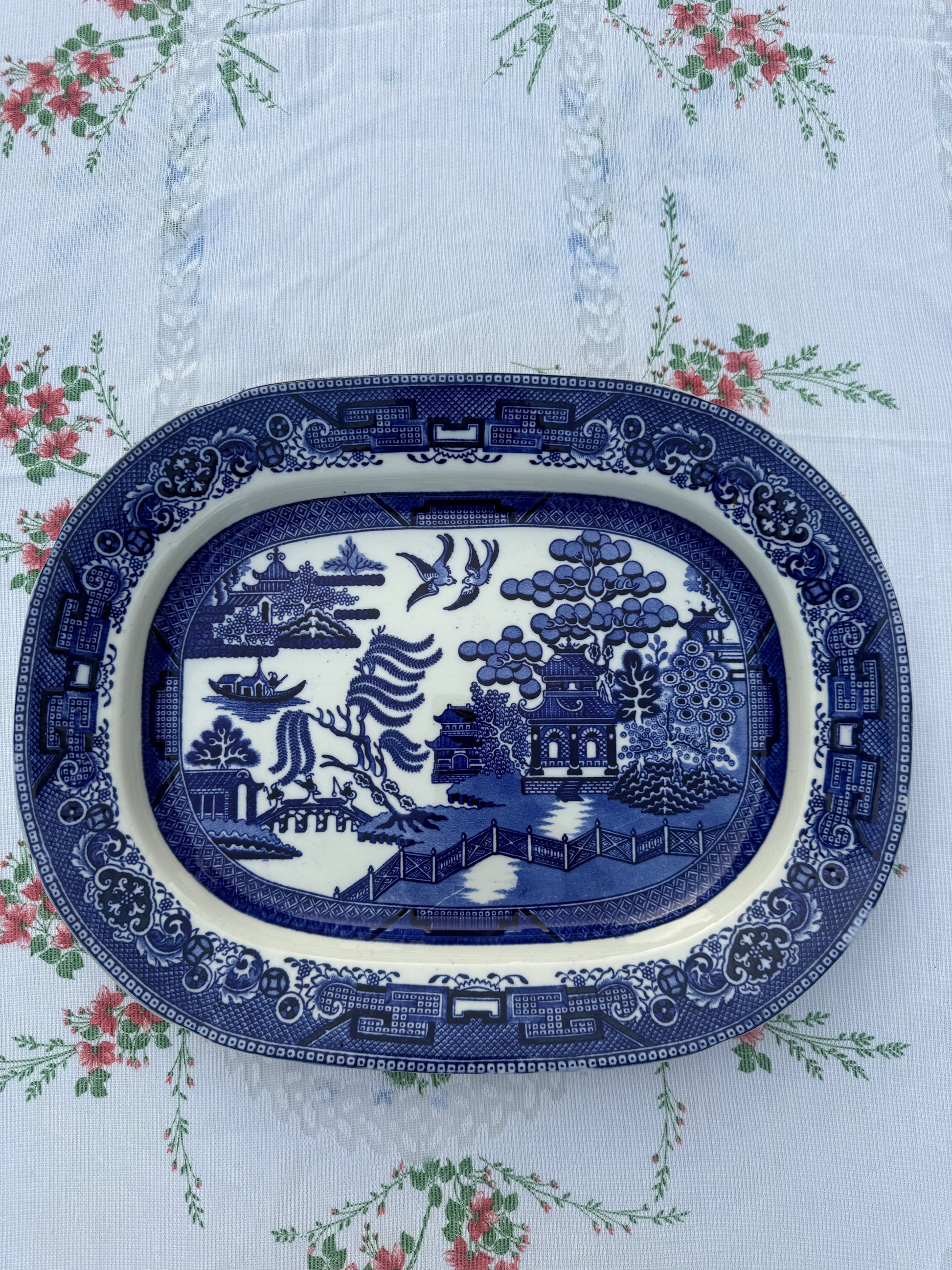 vintage blue willow Baker & Co. schaal