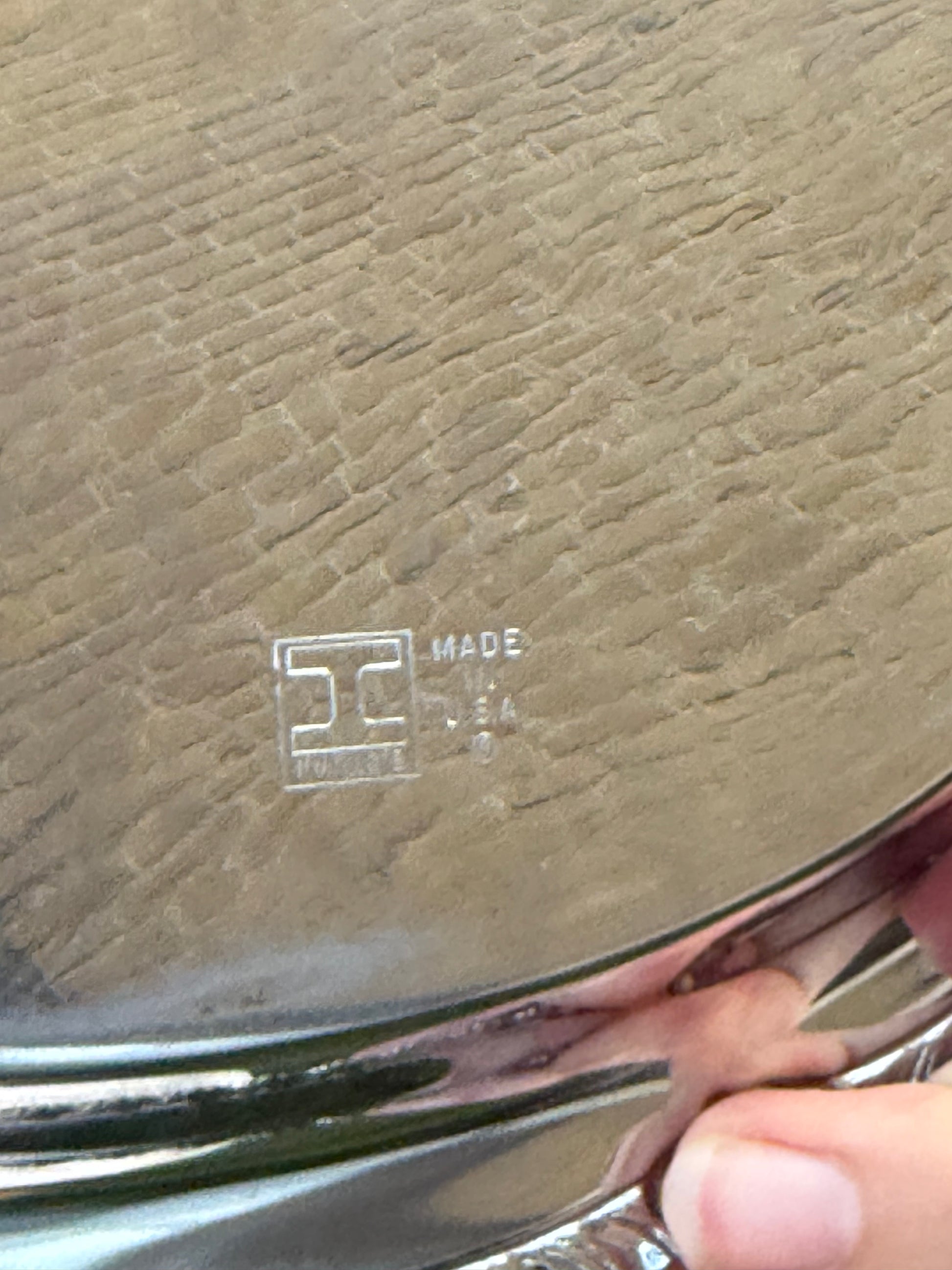 zilverkleurig schaaltje met sierrand