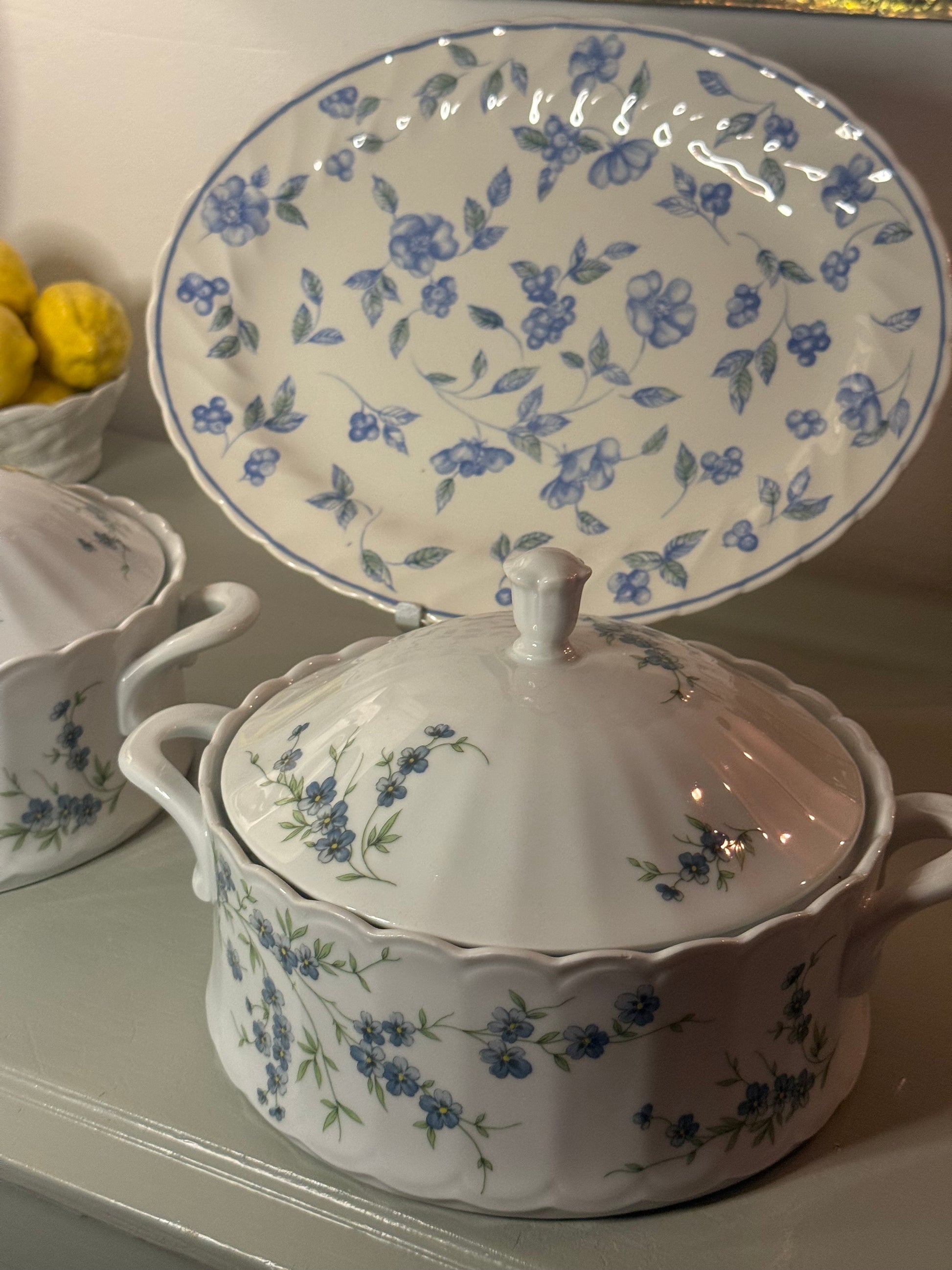 Blauwe bloemen opdek schalen 2st.