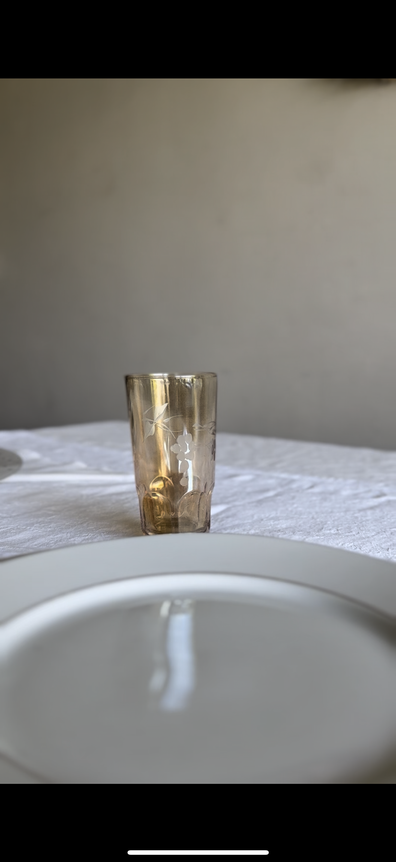 Vintage glazen goud met druifmotief