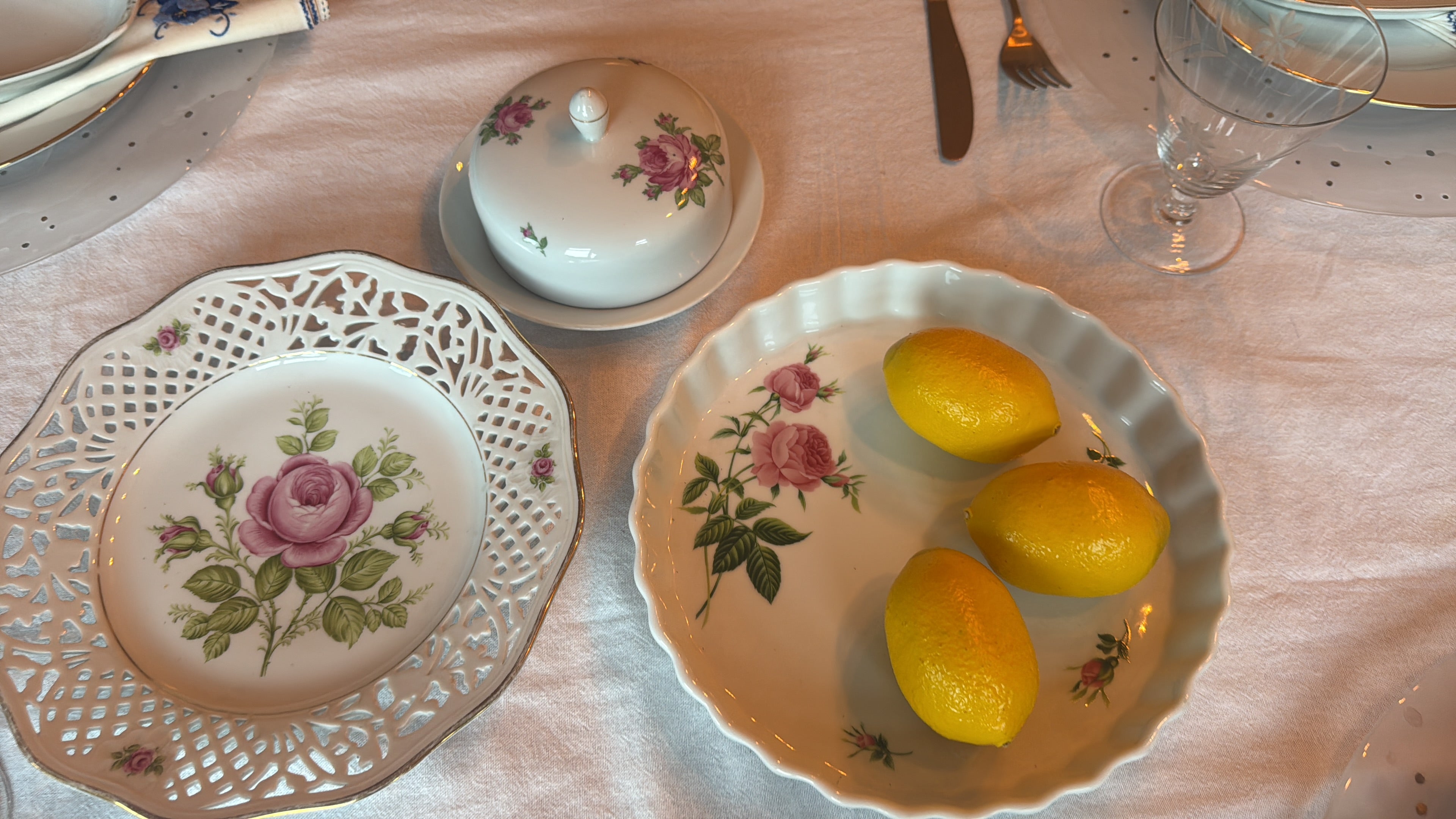 rozen aardewerken bakvorm/ovenschaal