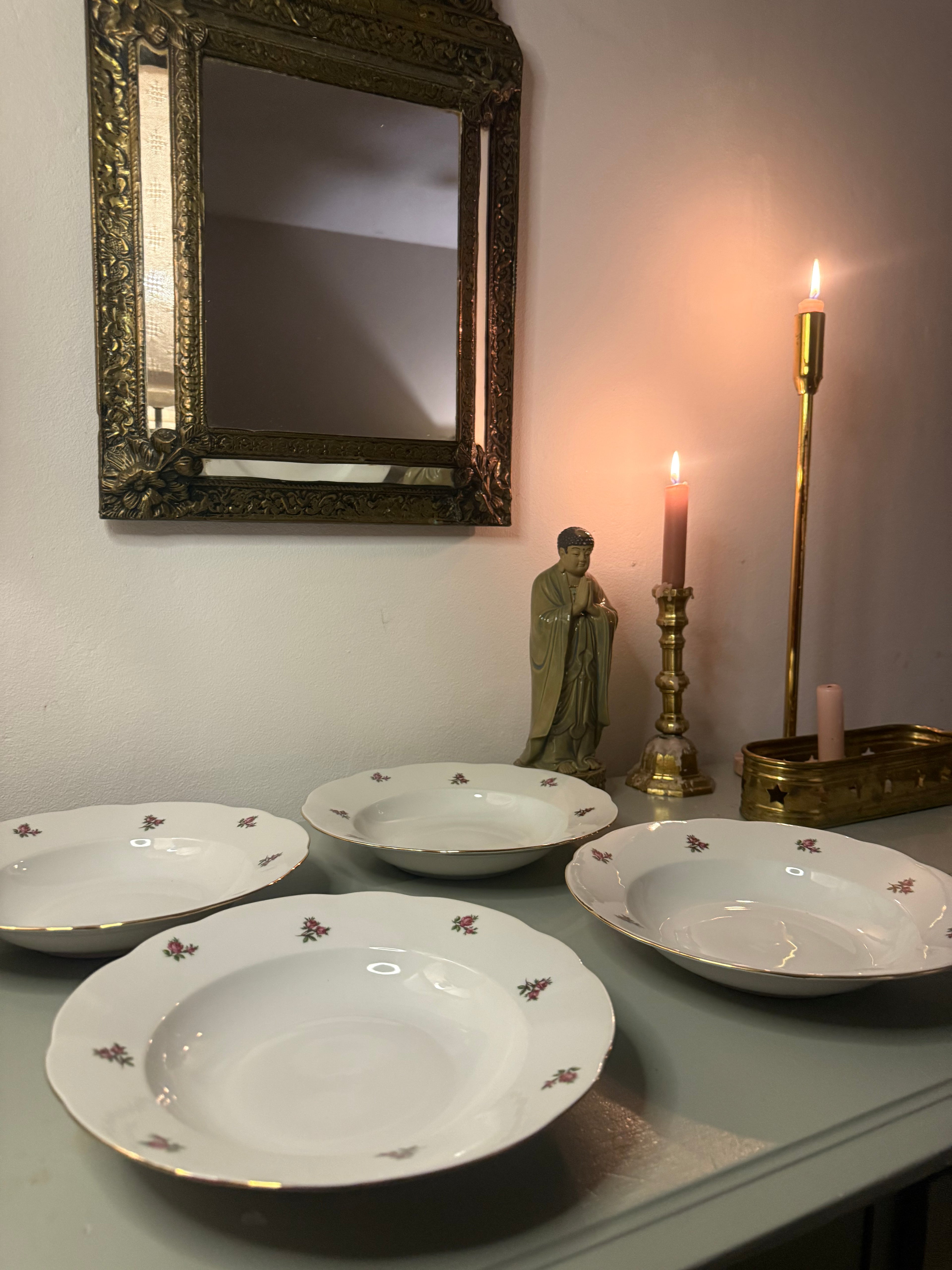 4 diepe borden mini roosjes