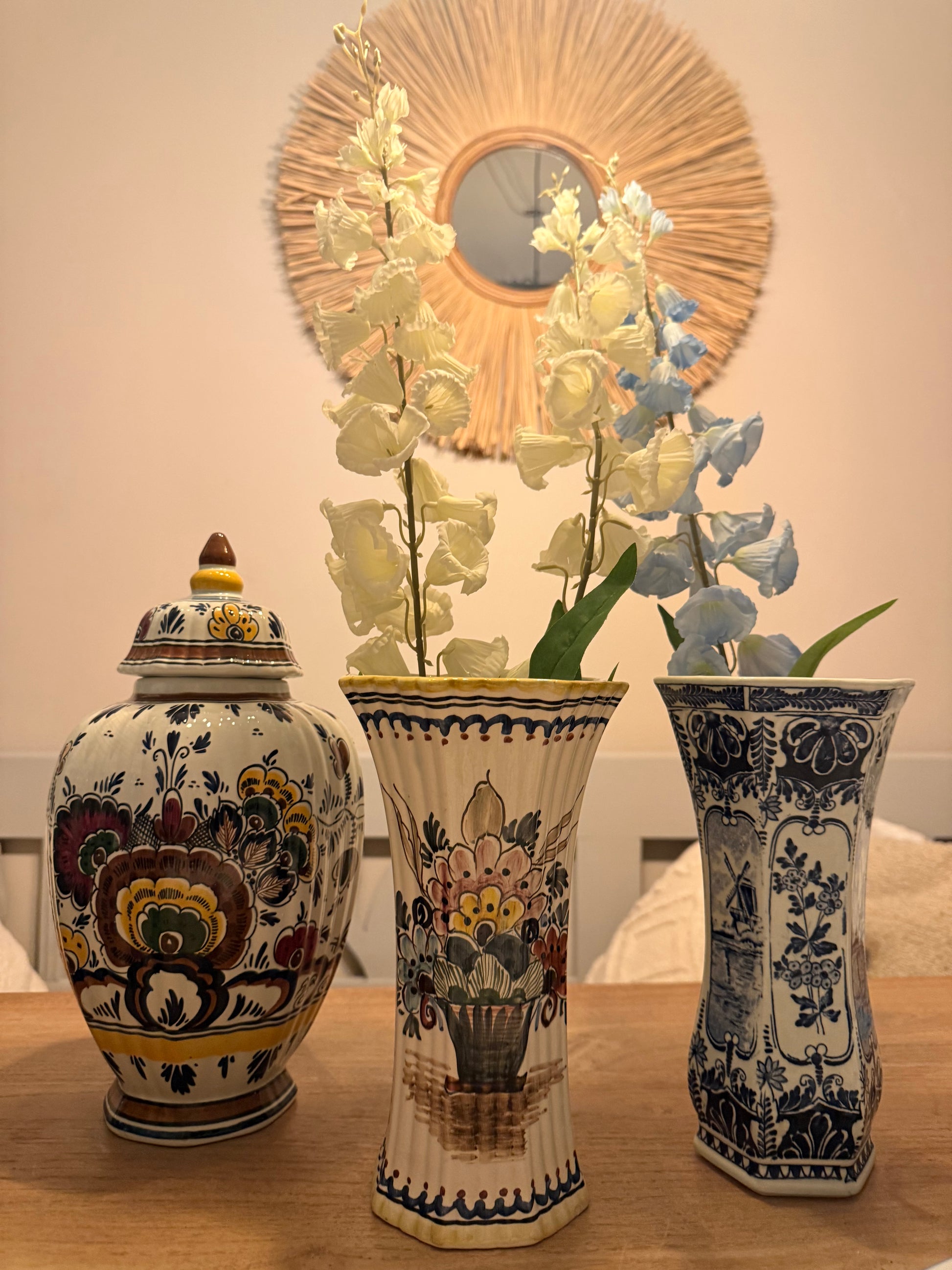 Delfstblauw handgeschilderde vaas
