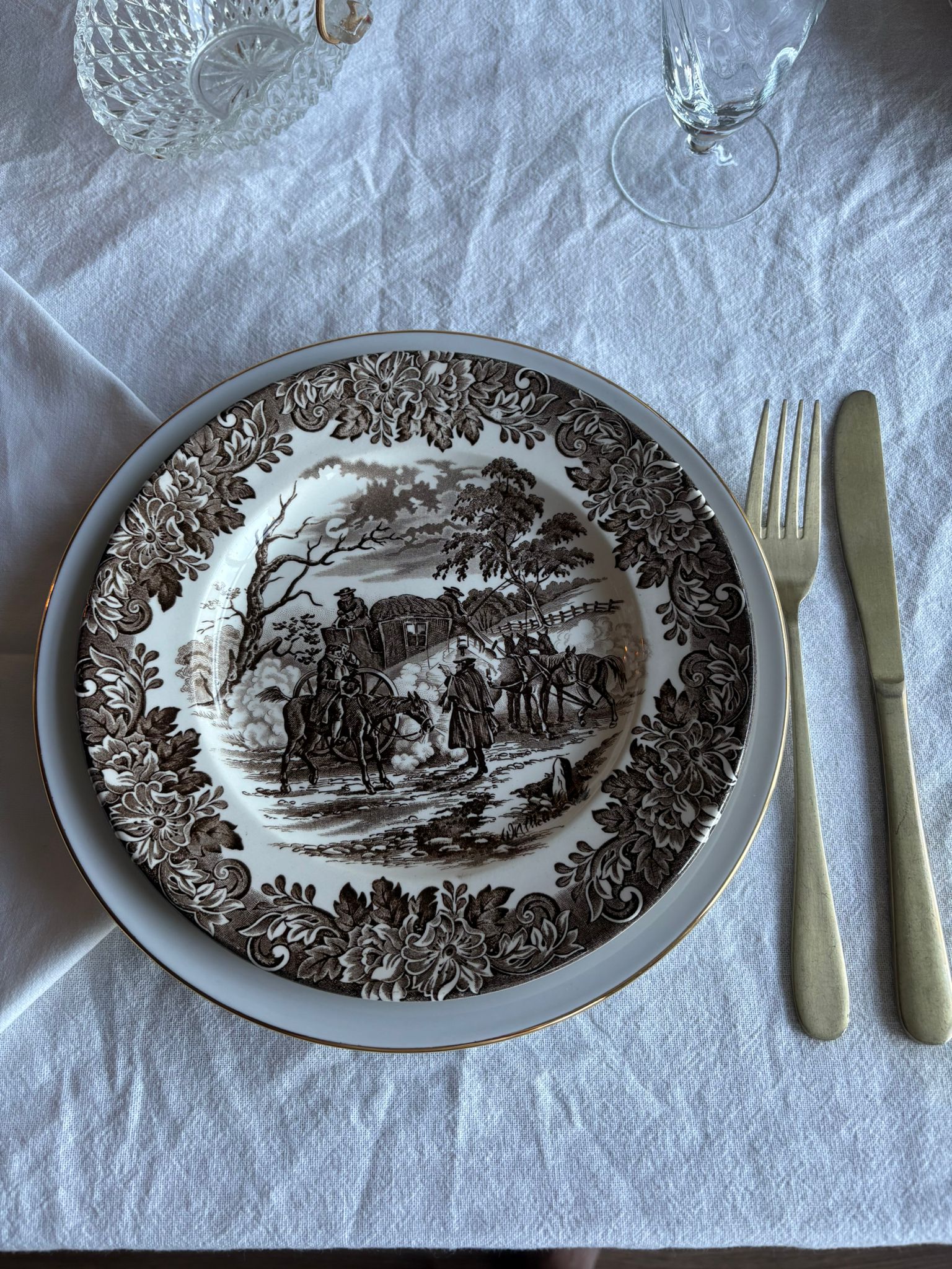 royal tudor ' castle' bruine borden 4st,