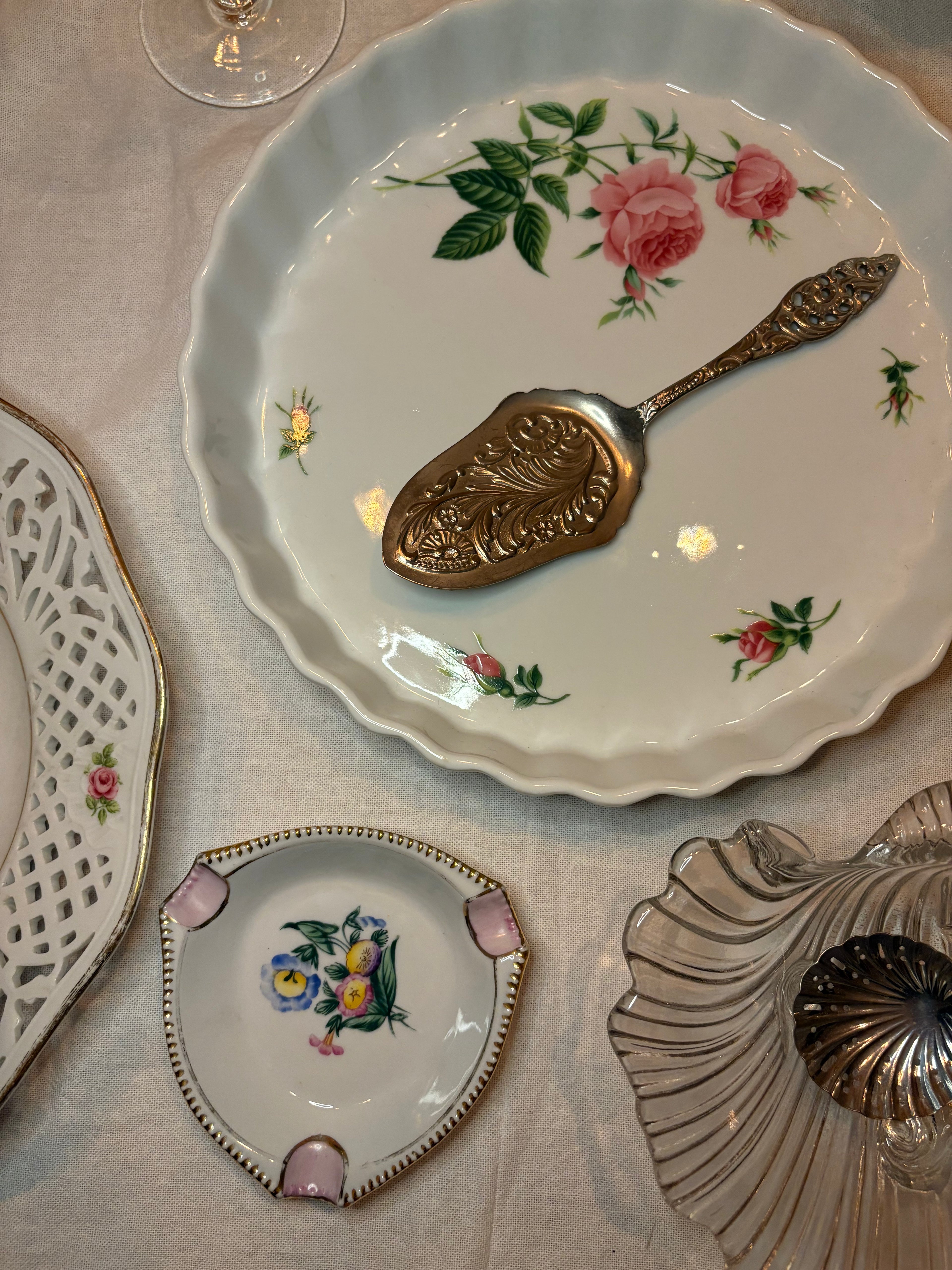 rozen aardewerken bakvorm/ovenschaal