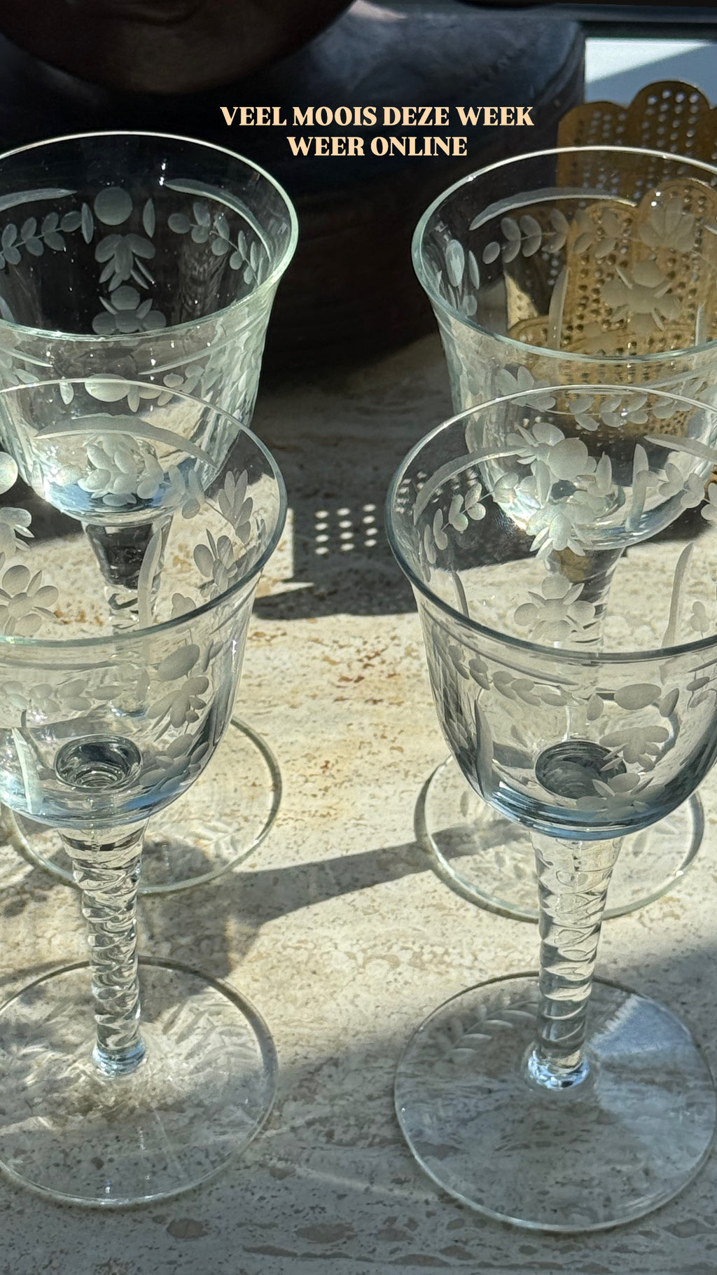 4 vintage gegraveerde glazen