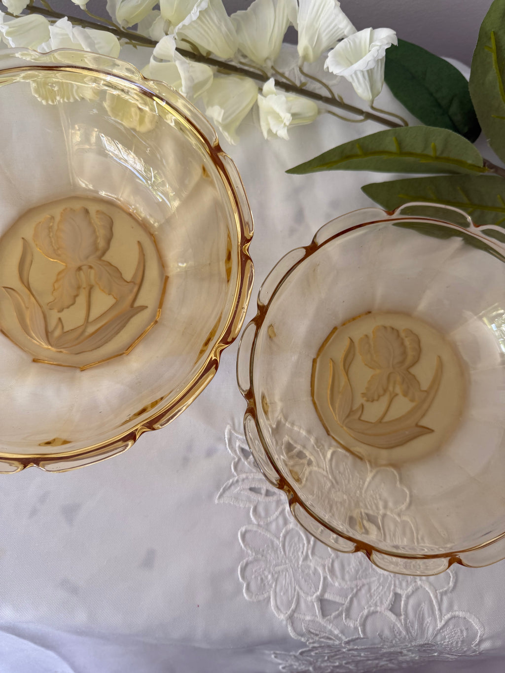 2 vintage gele bloemen schaaltjes