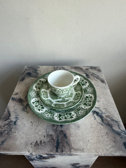 kop+schotel Ironstone 'Old inns' England