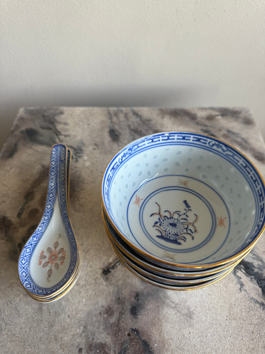 4 chinese soepkommen & lepels