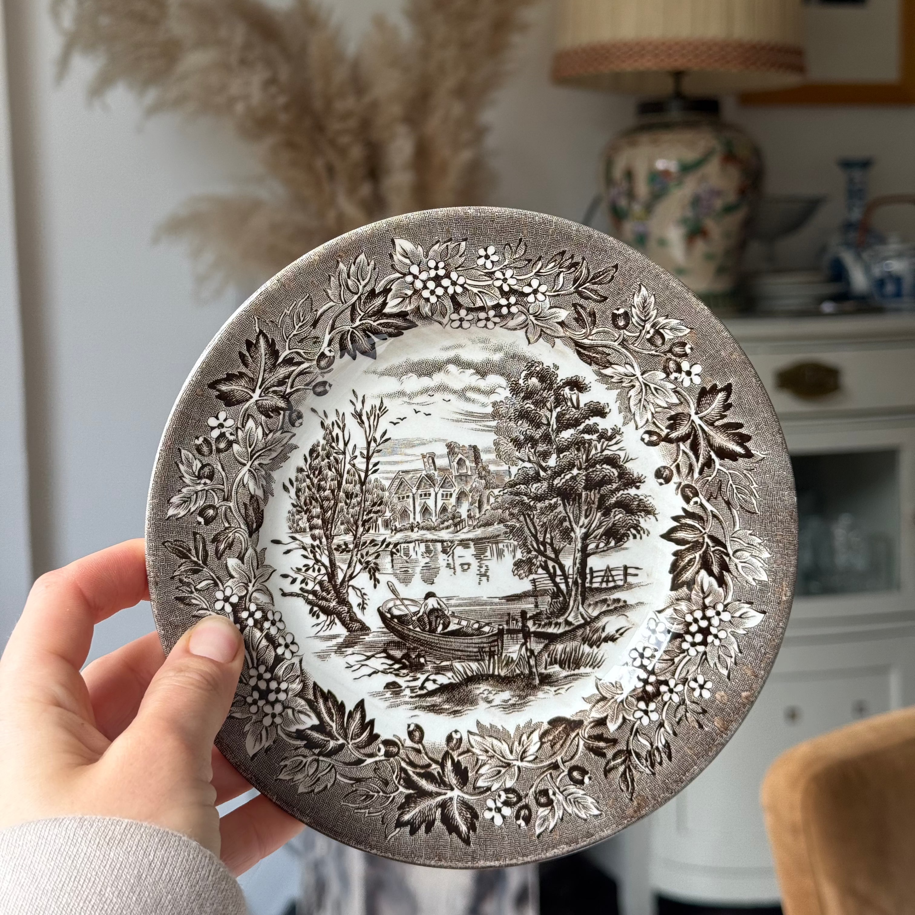 Royal tudor ontbijtbord bruin vintage