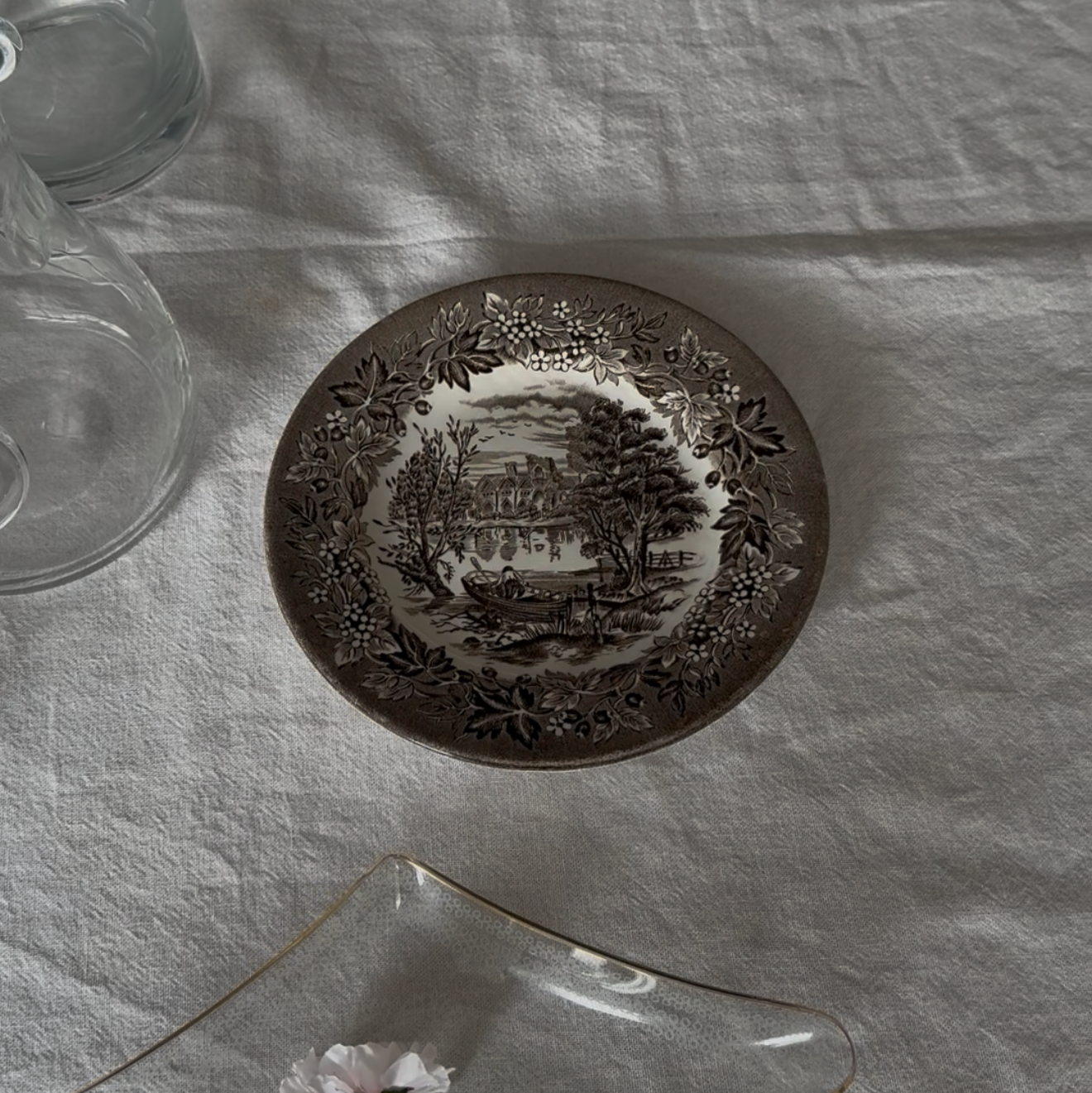 Royal tudor ontbijtbord bruin vintage