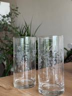 2st. grote  vintage waterglazen gegraveerde druiven werkje