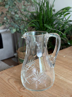 vintage waterkan met werkje