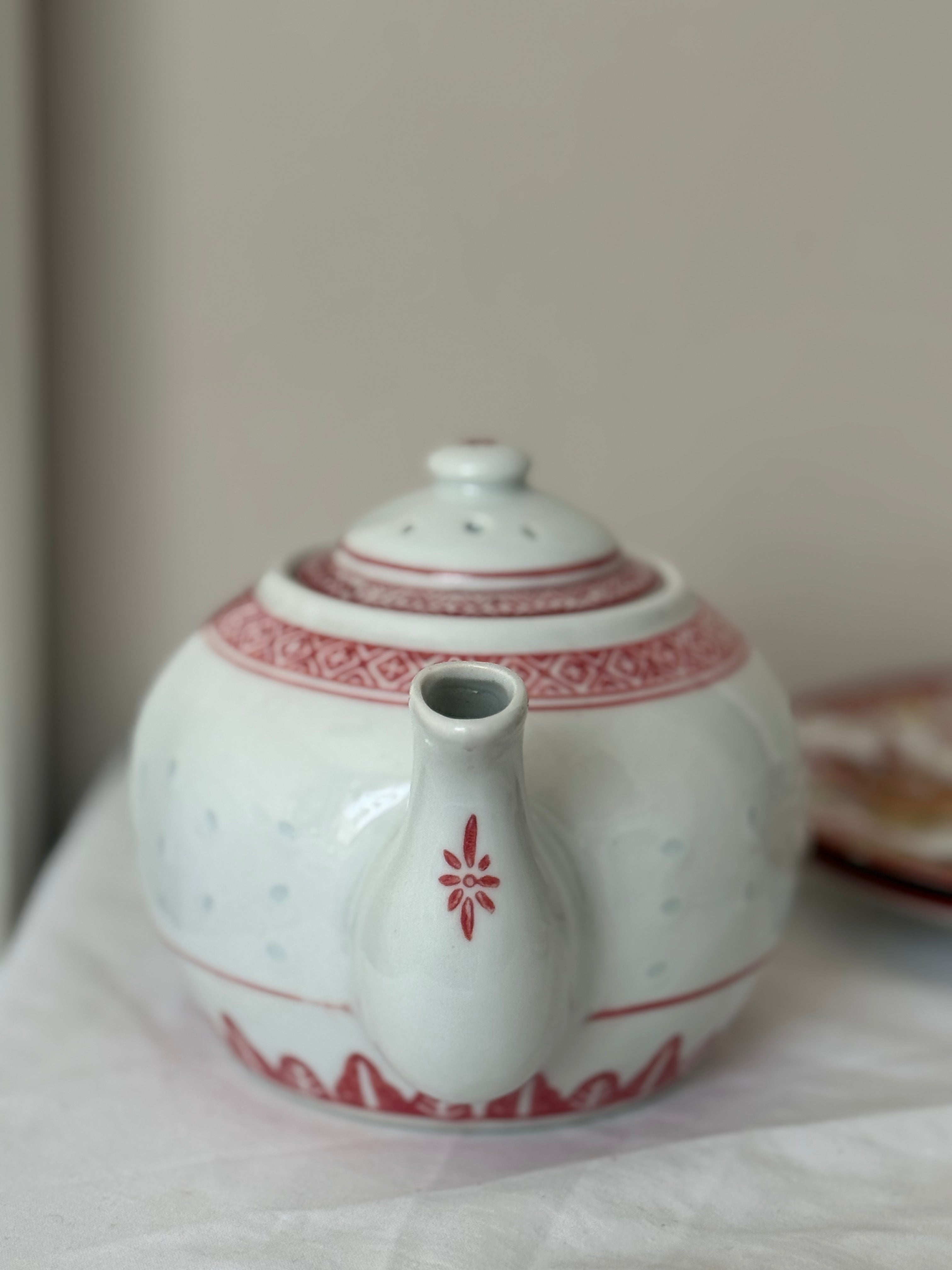 Rode rijstkorrel Theepot uit China