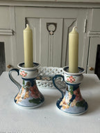 Vintage kandelaren met bijpassend mandje van aardewerk
