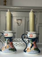 Vintage kandelaren met bijpassend mandje van aardewerk