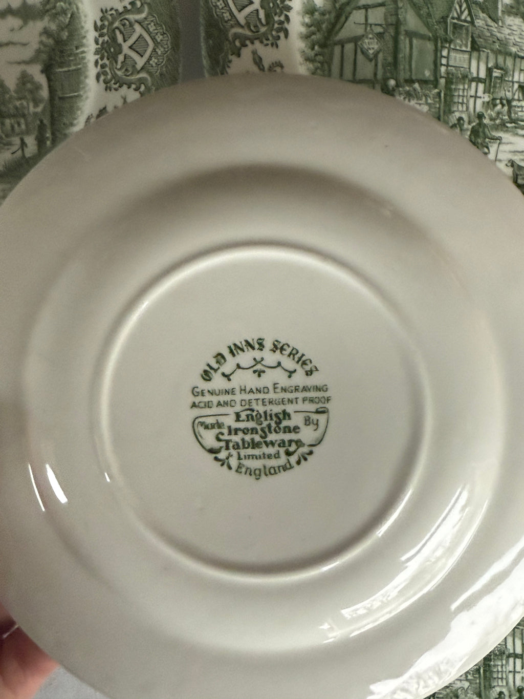 Old inns series borden in groen (4st.) Ironstone England. 16 cm.